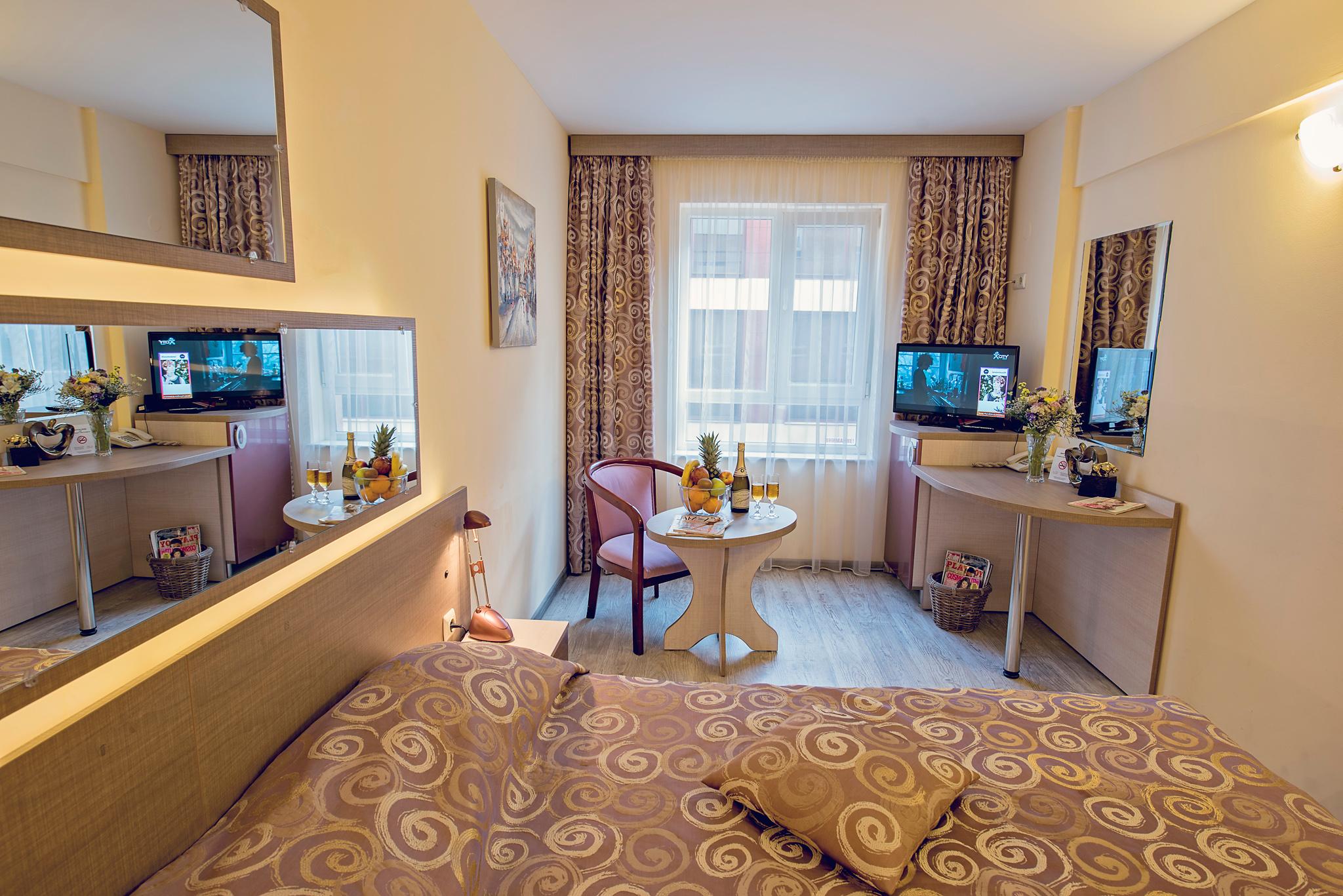 Victoria Hotel 3*