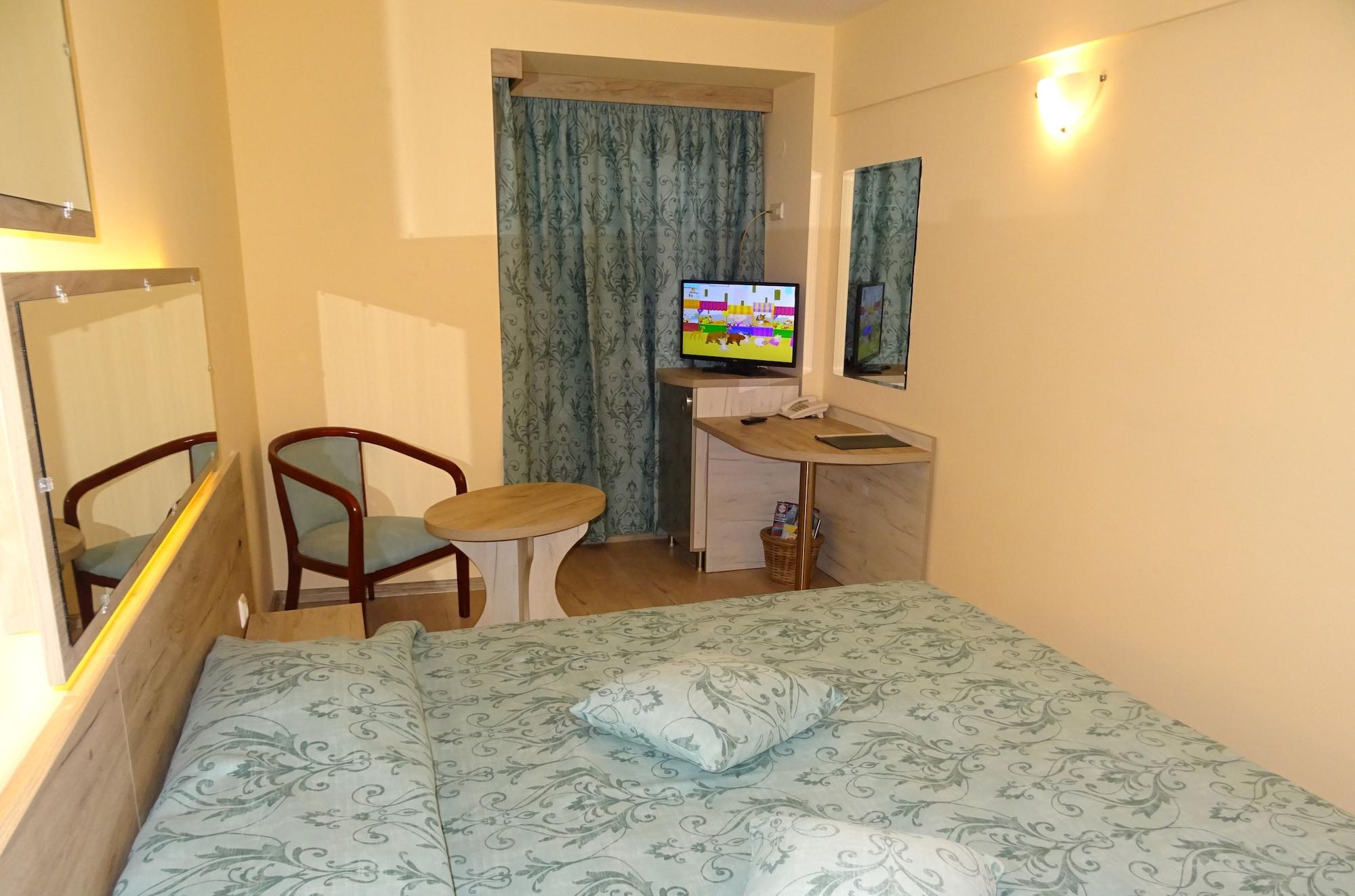 Victoria Hotel 3*